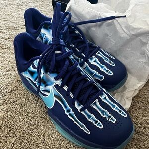 Kobe V tennis shoes